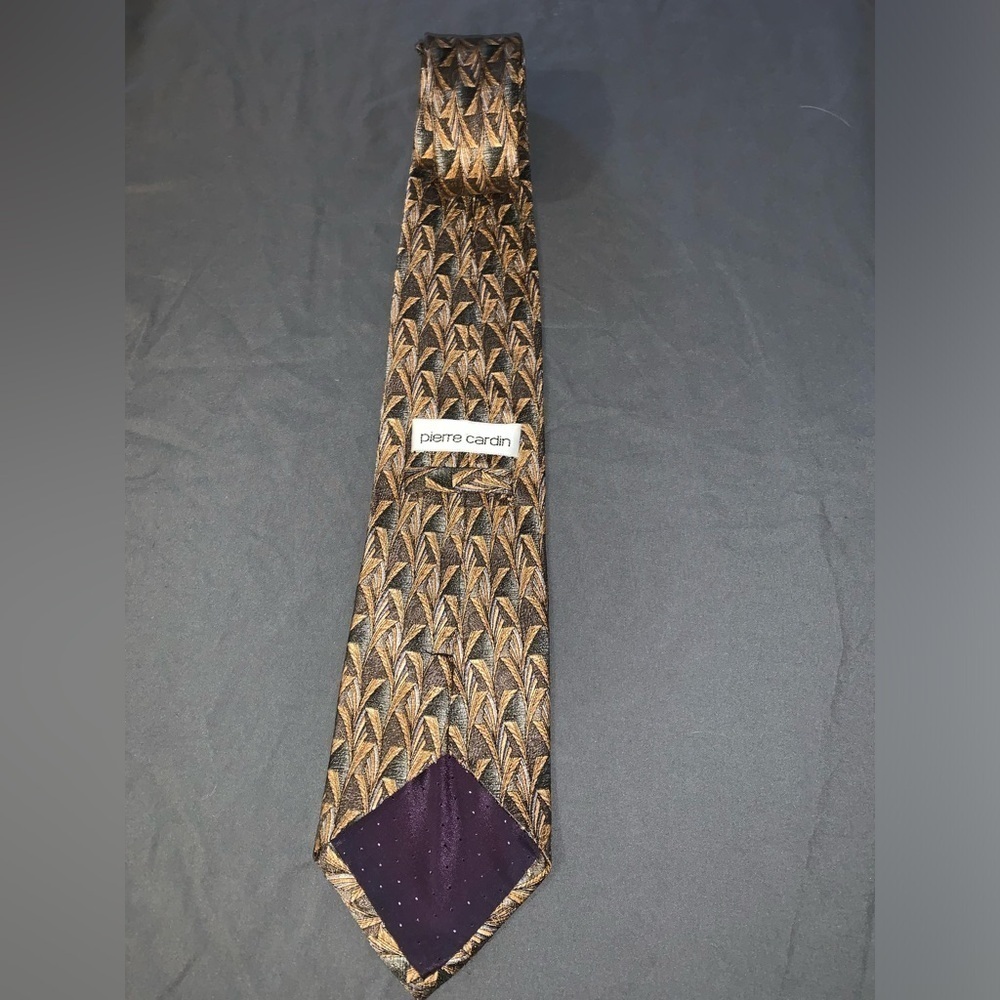 PIERRE CARDIN MENS NECK TIE. RARE/VINTAGE TIE W/GORGEOUS COLORS.